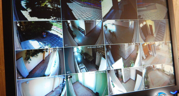 В школі Южного впроваджують пропускний режим: завершується монтаж обладнання (фото) | YНовини одещіни