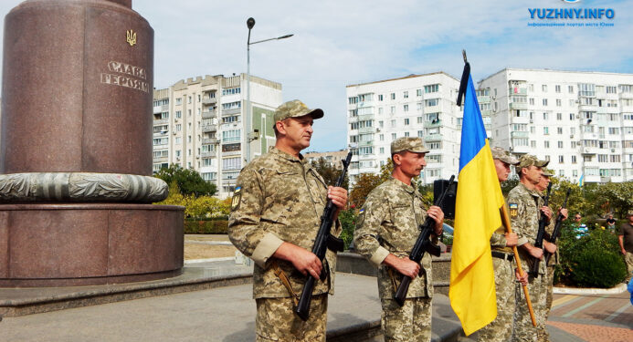 Віддав життя за Україну: в Южному попрощалися з 23-річним військовим Максимом Паріляком (фото) | YНовини одещіни