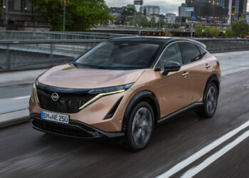 «Зелёный» фальстарт: Nissan перейдёт на электрокары в Европе раньше вступления «бана» в силу — АВТО НОВОСТИ