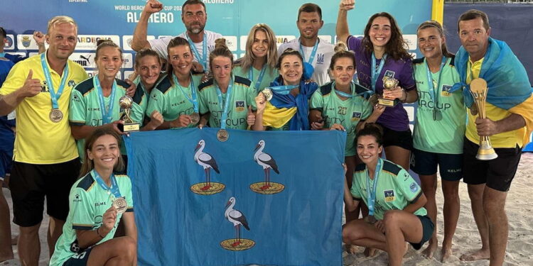 Пляжний футбол. Жіноча команда «Мрія-2006» з Одещини – клубний чемпіон світу