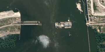Почти 35% проб из водоемов в районе подрыва Каховской ГЭС не соответствуют нормам — Минздрав