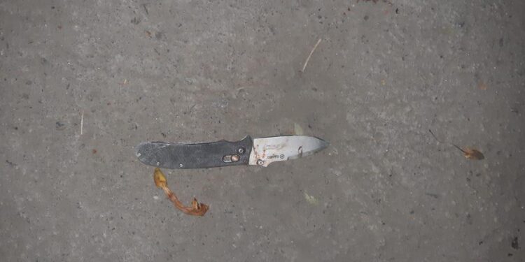 На Дніпропетровщині злочинець з ножем пограбував дитину на зупинці, — поліція  | Кримінальні новини