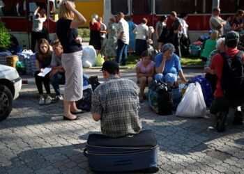Жителі Калуги вигнали українських біженців з-за того, що вони облаяли Путіна (відео)