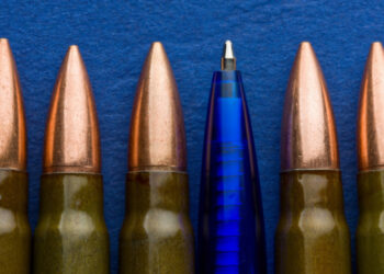 До українських журналістів у часи війни