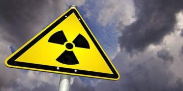 В Минздраве призвали не паниковать относительно возможной радиационной опасности и напомнили, когда надо принимать таблетки