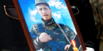 В Южному попрощалися з 26-річним військовим Максимом Варешкіним (фото) | YНовини одещіни