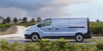 Оголошено ціни на Renault Trafic E-Tech — Автоновини