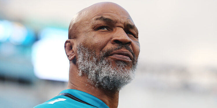 Майк Тайсон посетил село в Польше, чтобы купить 100 голубей