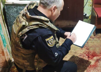 Поліцейські Чернігівщини затримали жителя Городні, який двічі вдарив ножем знайомого. ФОТО | Кримінальні новини