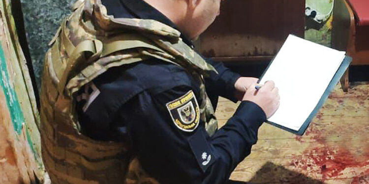 Поліцейські Чернігівщини затримали жителя Городні, який двічі вдарив ножем знайомого. ФОТО | Кримінальні новини