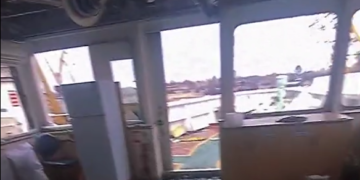 Ракетний удар на Одещині: в мережі опублікували відео наслідків атаки на цивільне судно