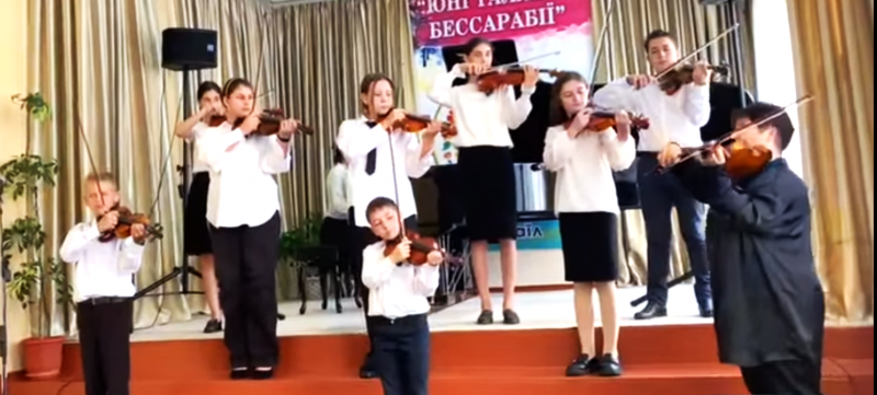 В Ізмаїлі пройшов концерт пам'яті воїна-героя, скрипаля Богдана Міхалакі