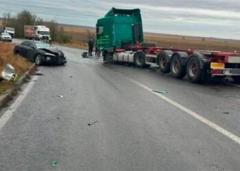 Вилетіли на зустріч і потрапили під вантажівку: під Ізмаїлом у ДТП постраждала родина
