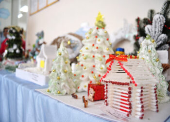 В Южному проходить шкільний етап виставки-акції «Ялинка» (фото) | YНовини одещіни