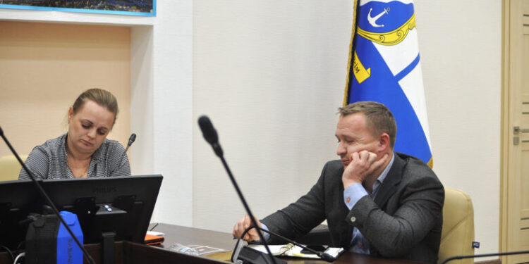 В Южному відбулось засідання ТВК в оновленому складі та з новопризначеною головою | YНовини одещіни