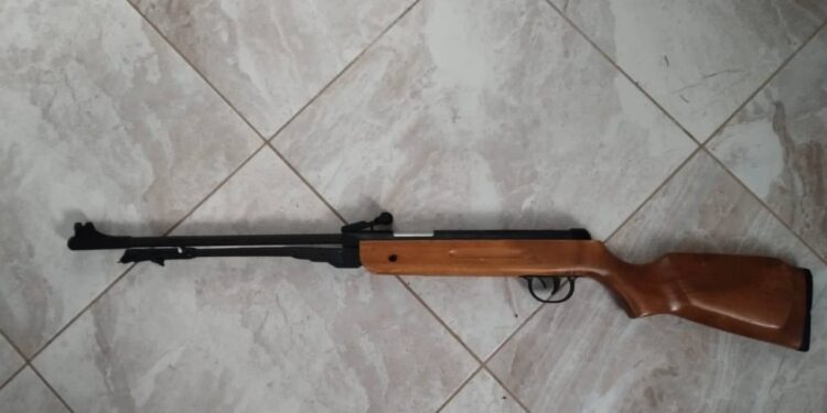 На Волині заґратовано чоловіка, який активно торгував саморобною вогнепальною зброєю. ФОТО | Кримінальні новини