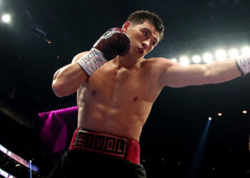 Мощное возвращение Бивола в ринг. Защитил титул назло судьям