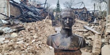 У МКІП викрили російський фейк про «здане на брухт» погруддя Шухевича зі знищеного музею