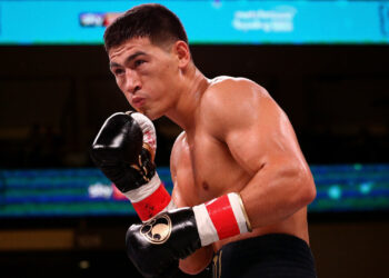 Чемпион WBA Бивол заявил, что Артур является неудобным соперником