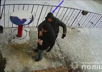 У Запоріжжі затримано злодюгу, який пограбував літнього чоловіка біля банкомату. ФОТО | Кримінальні новини