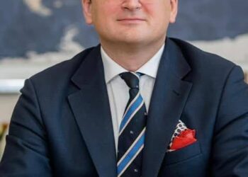 «Якщо у нас закінчиться зброя, ми будемо воювати лопатами», — міністр закордонних справ України