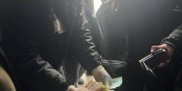 На одеському «7 кілометрі» двоє поліцейських змушували підприємців щомісячно платити данину (фото) — Одеса