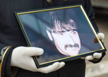 «Одесский джентльмен»: у киностудии простились с известным актером Евгением Хаитом  