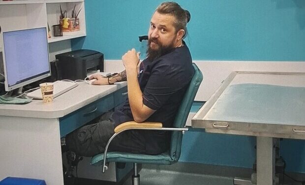 Одесский ветеринар, который потерял на войне две ноги, вернулся на работу