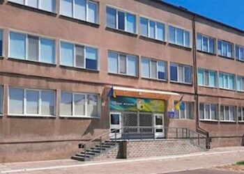 Перша школа Ізмаїла замінована, дітей вивели на вулицю