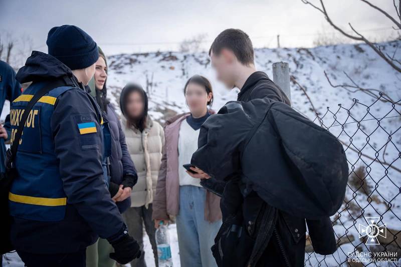 Під Одесою підлітки майже всю ніч блукали у катакомбах