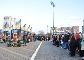 В Южному на Еспланаді пам’яті відкрили додаткову конструкцію зі світлинами загиблих бійців (фото) | YНовини одещіни