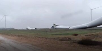В Одеській області уламки «шахеда» обвалили вітрогенератор | Одеський Кур’єр