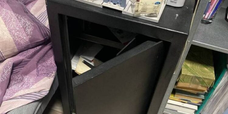 З магазину в Болграді викрали сейф, у якому було понад 200 тисяч гривень