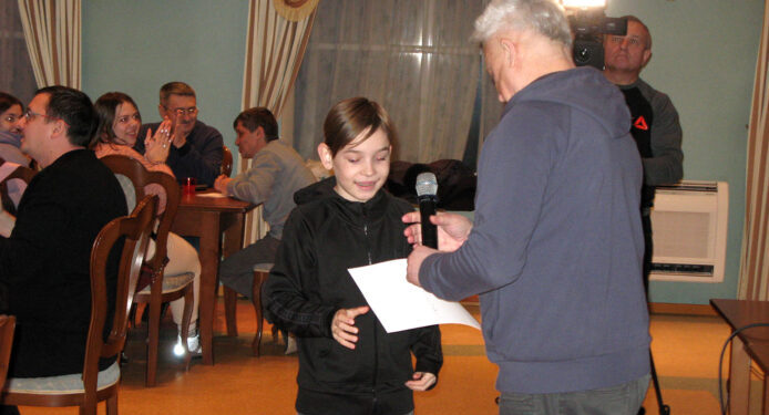 Зібрано понад 40 тисяч гривень на ЗСУ: в Южному вшосте відбулась благодійна гра «Що? Де? Коли?» | YНовини одещіни