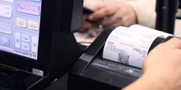 За виявлення незареєстрованих фіскальних чеків покупцям будуть платити винагороду, а торговців штрафувати