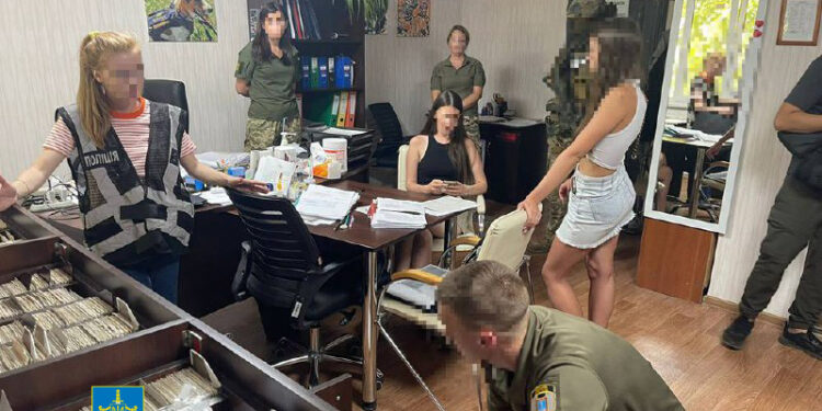 Хабар за висновок про непридатність до військової служби – судитимуть секретаря ВЛК у м. Одеса та двох спільників | Кримінальні новини