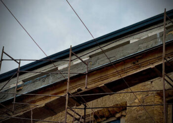 На «будинку Гоголя» в Одесі незаконно збудували новий поверх і почали будувати балкони (фото) — Одеса