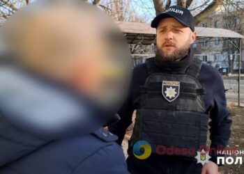 Одеські поліцейські видворили з України іноземного кримінального авторитета