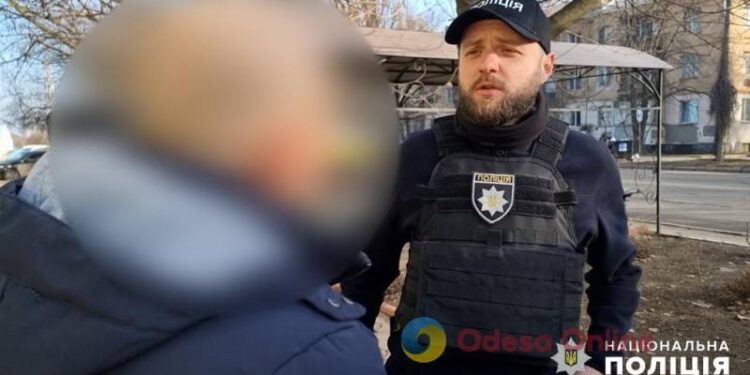 Одеські поліцейські видворили з України іноземного кримінального авторитета