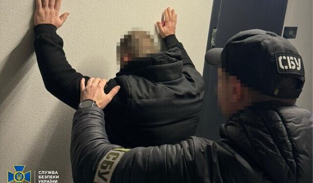 СБУ затримала шахрая, який видавав себе за контррозвідника і «продавав посади» в спецслужбі | Одеський Кур’єр