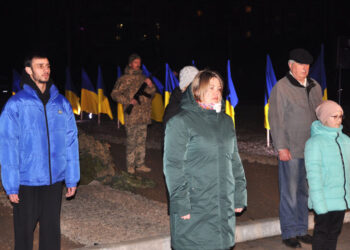 В Южному заклали символічний камінь на місці майбутнього меморіалу на честь Захисників України | YНовини одещіни