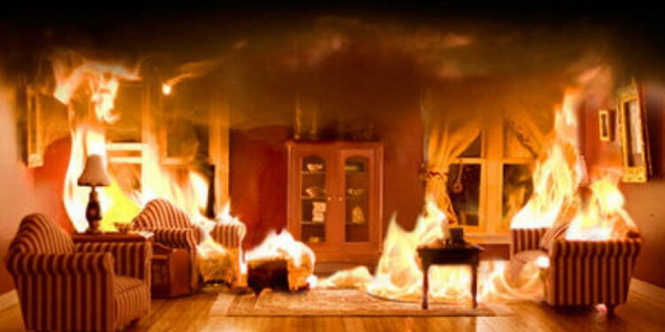 В Одесі спалахнула квартира, є постраждалий