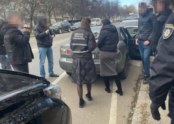 В Одесі судитимуть посадовця, який обклав даниною стихійних вуличних торговців. ФОТО | Кримінальні новини