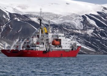 Українська антарктична експедиція прибула на станцію «Академік Вернадський»