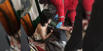 У Кам’янському бійці ДСНС врятували жінку із задимленої пожежею квартири | Кримінальні новини