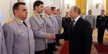 Путін масово звільняє генералів