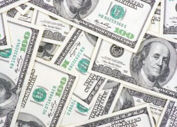 Долар стабілізувався, однак вже завтра очікують подорожчання валюти