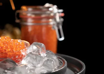 Чорна та красна ікра: які є види й де купити в Україні від виробника?