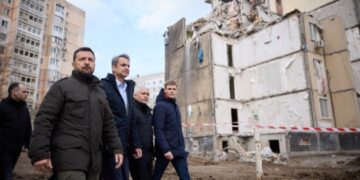 Зеленський і прем’єр Греції відвідали кафедральний собор, який зруйнувала російська ракета