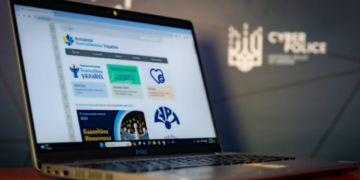 Як донатити для ЗСУ, аби не стати жертвою шахраїв — поради кіберполіції